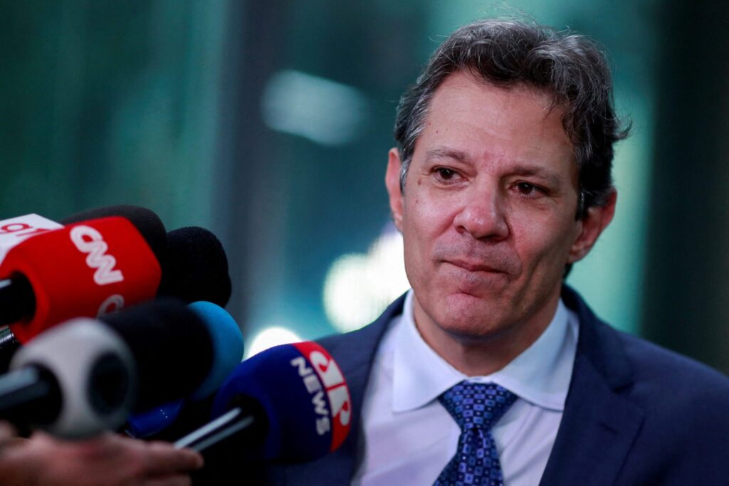 2023-04-10T184124Z_1_LYNXMPEJ390JI_RTROPTP_4_MACRO-HADDAD-ARCABOUCO
