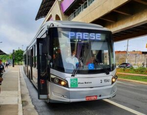Ônibus-Paese-Linha-15-Prata